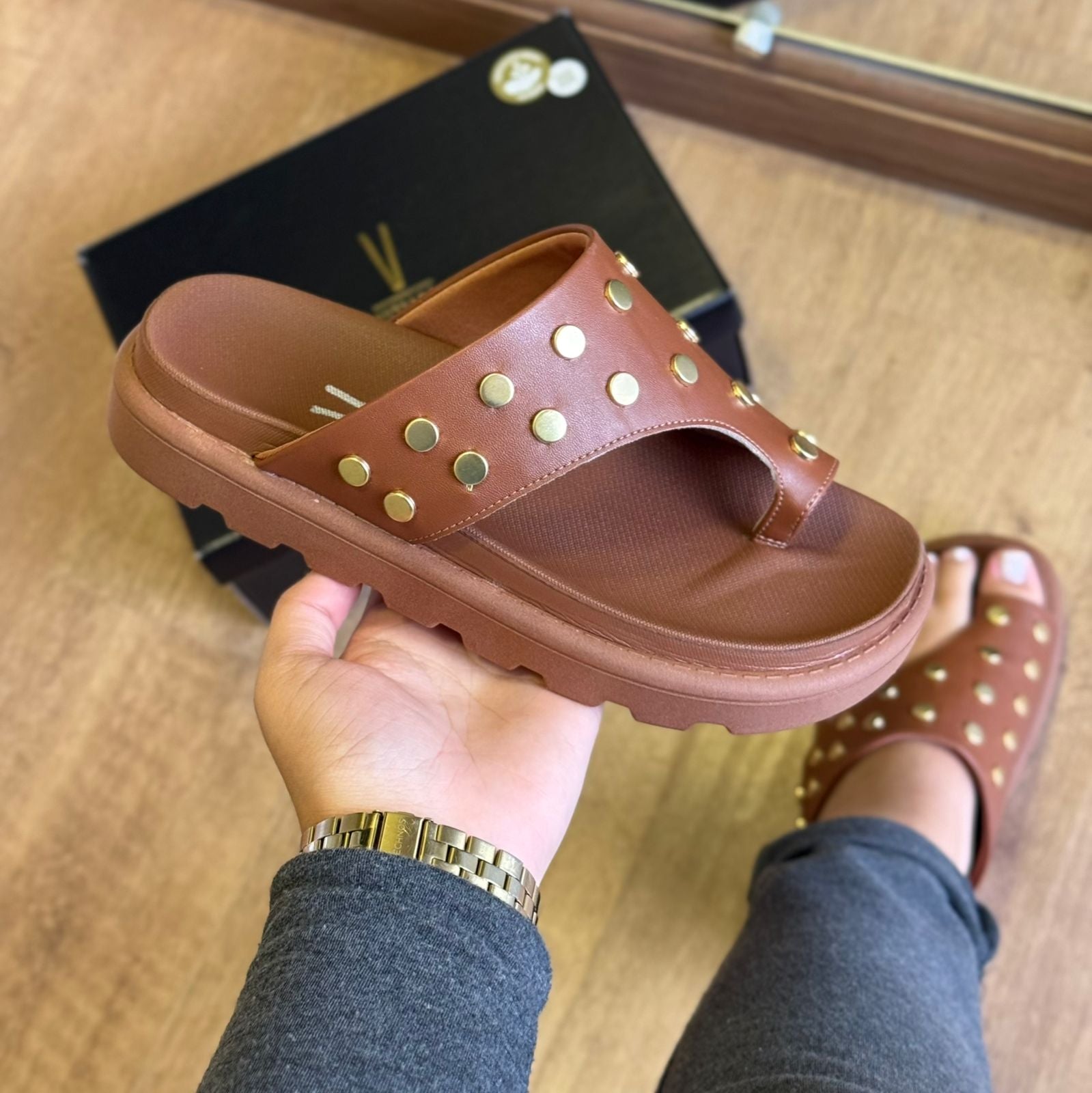 Sandália Vizzano Pontinhos Dourados 6510.117