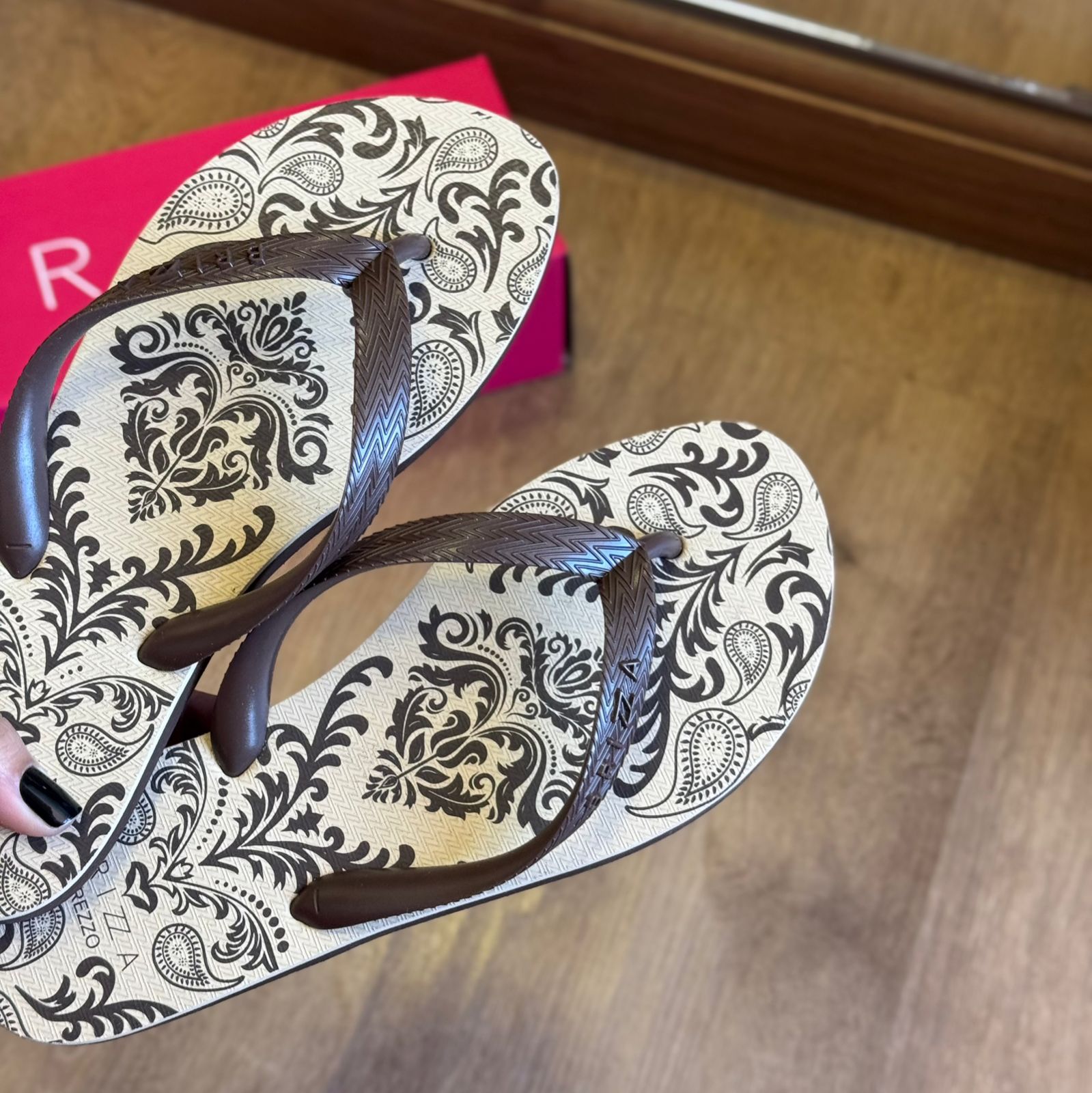 Chinelo de Dedo Arezzo Estampado Z190260133