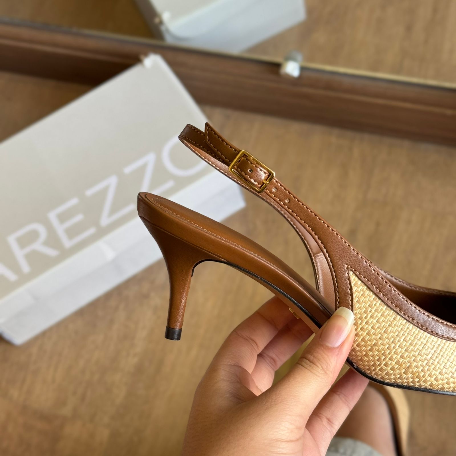 Scarpin Slingback Arezzo A127570175