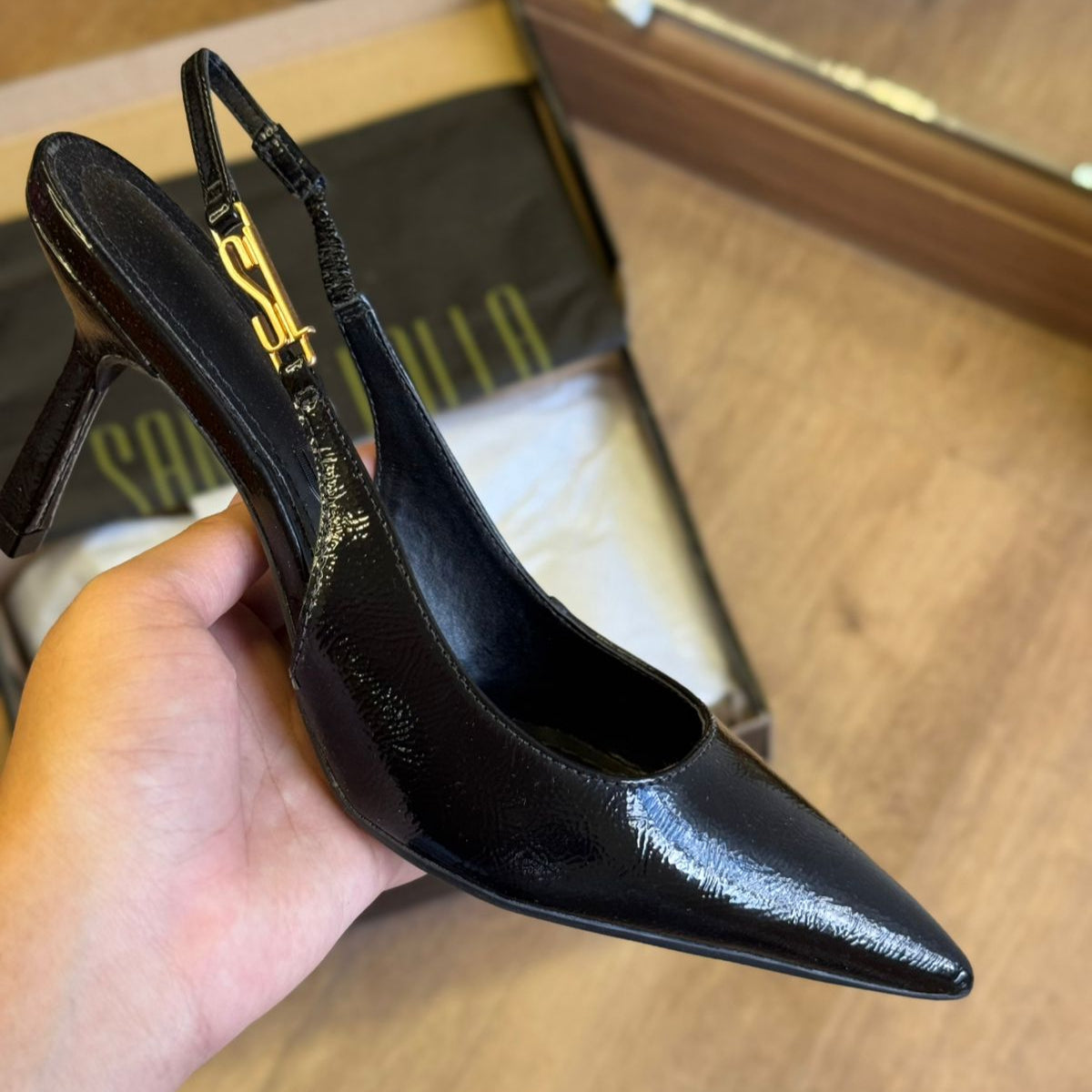 Scarpin Slingback Santa Lolla Verniz Salto Fino Médio 06D1.49EB.0202