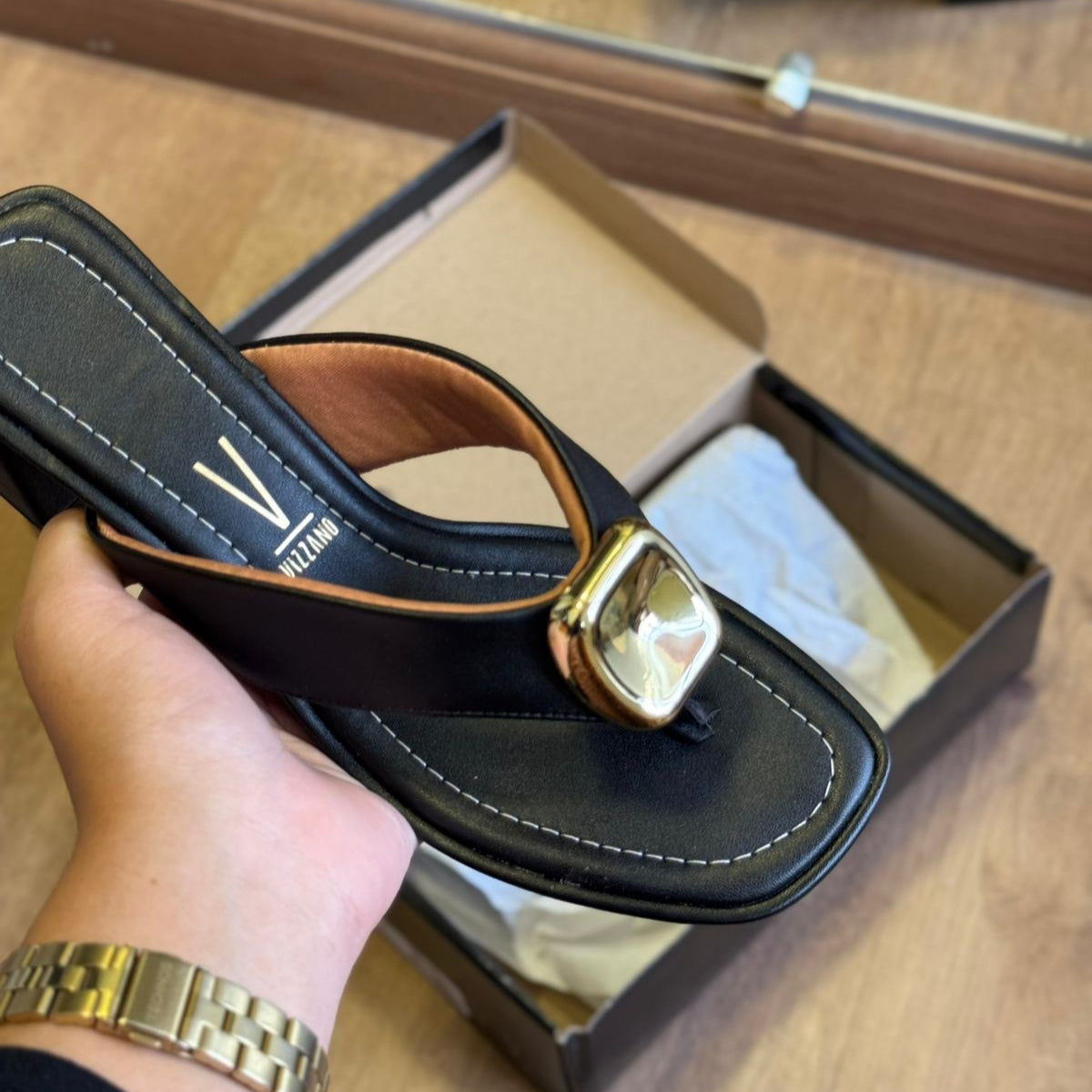 Sandália Vizzano Quadrado Dourado 6530.104