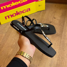 Sandália Rasteira Moleca Detalhe Dourado na Tira 5552.201