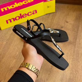 Sandália Rasteira Moleca Detalhe Dourado na Tira 5552.201