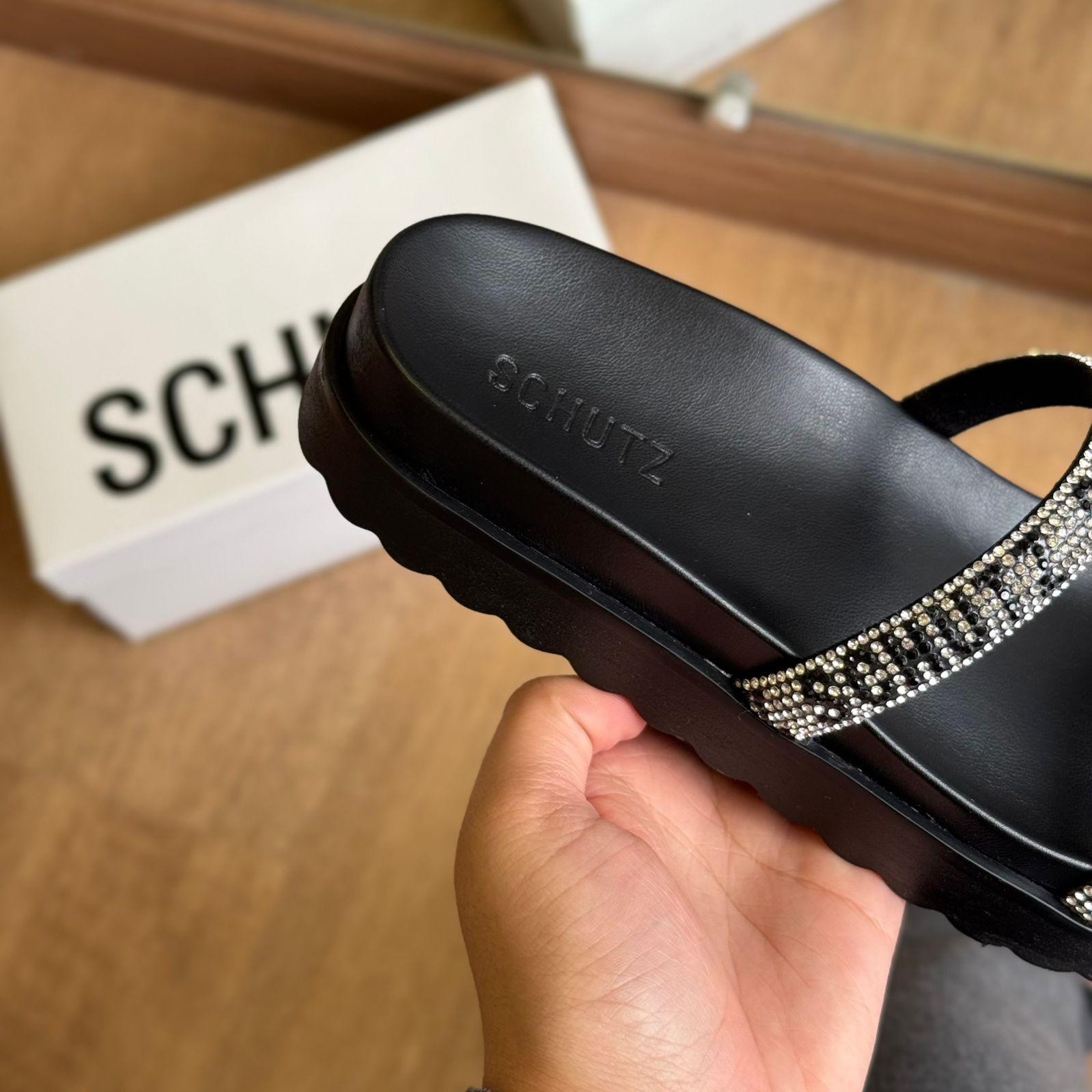 Sandália Schutz Papete Brilho S207330064