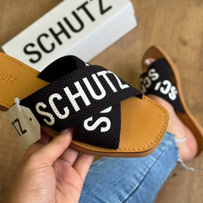 Sandália Schutz  Rasteira de X  Logo S208890004