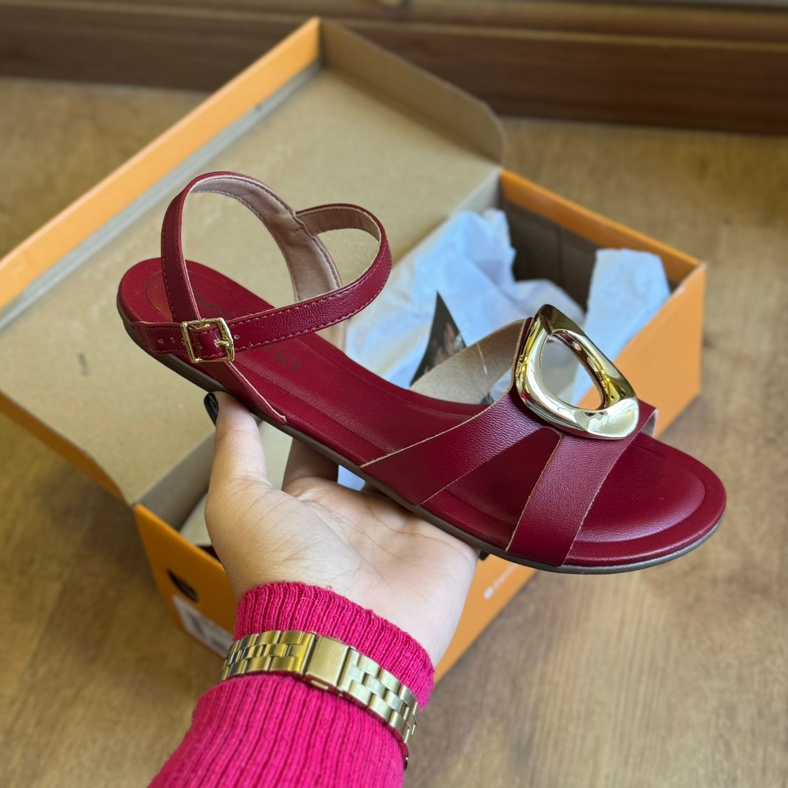 Sandália Rasteira Beira Rio Circulo Dourado nas Tiras 8367.872