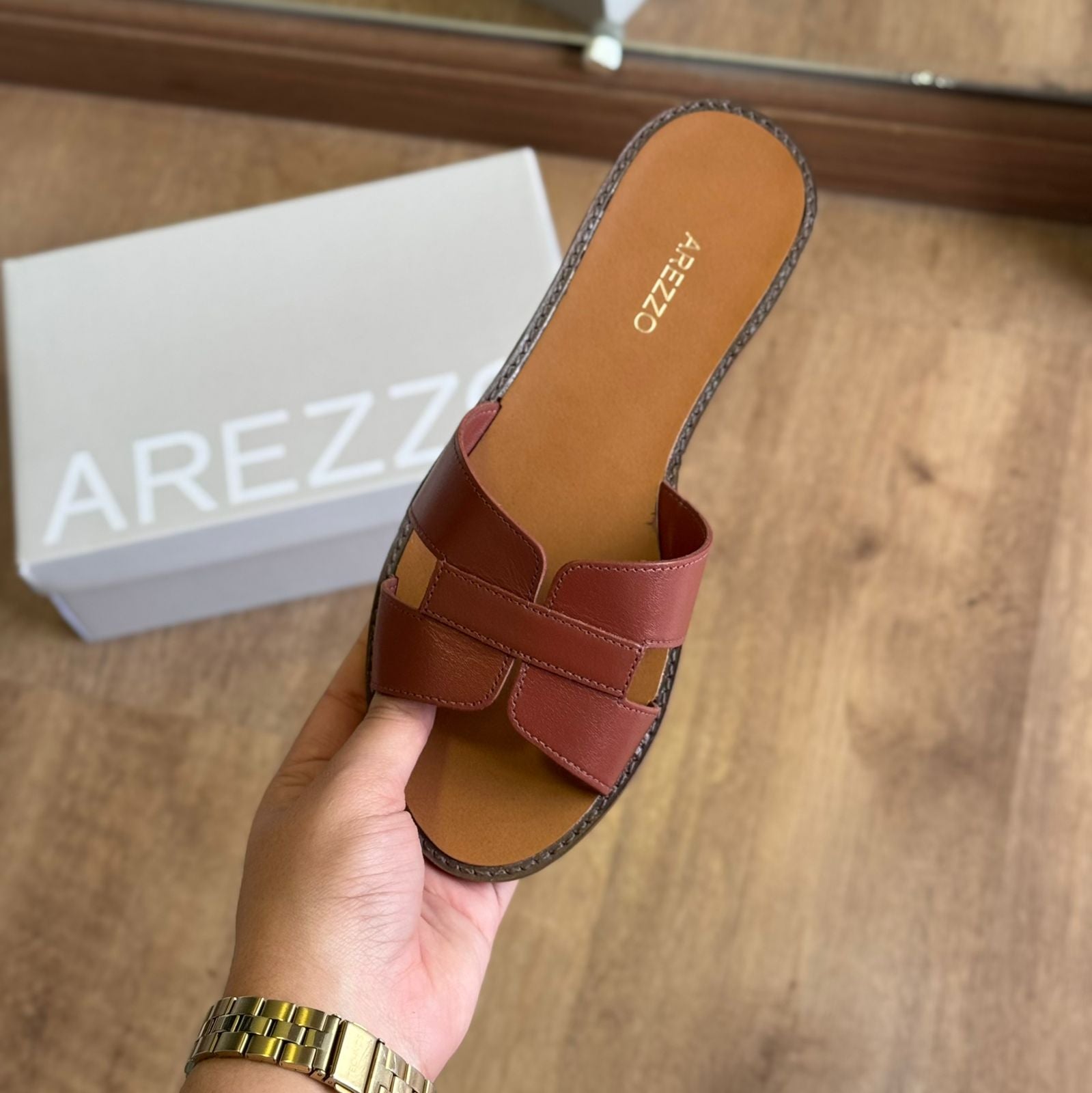 Chinelo Couro Arezzo Essenciais A110570001