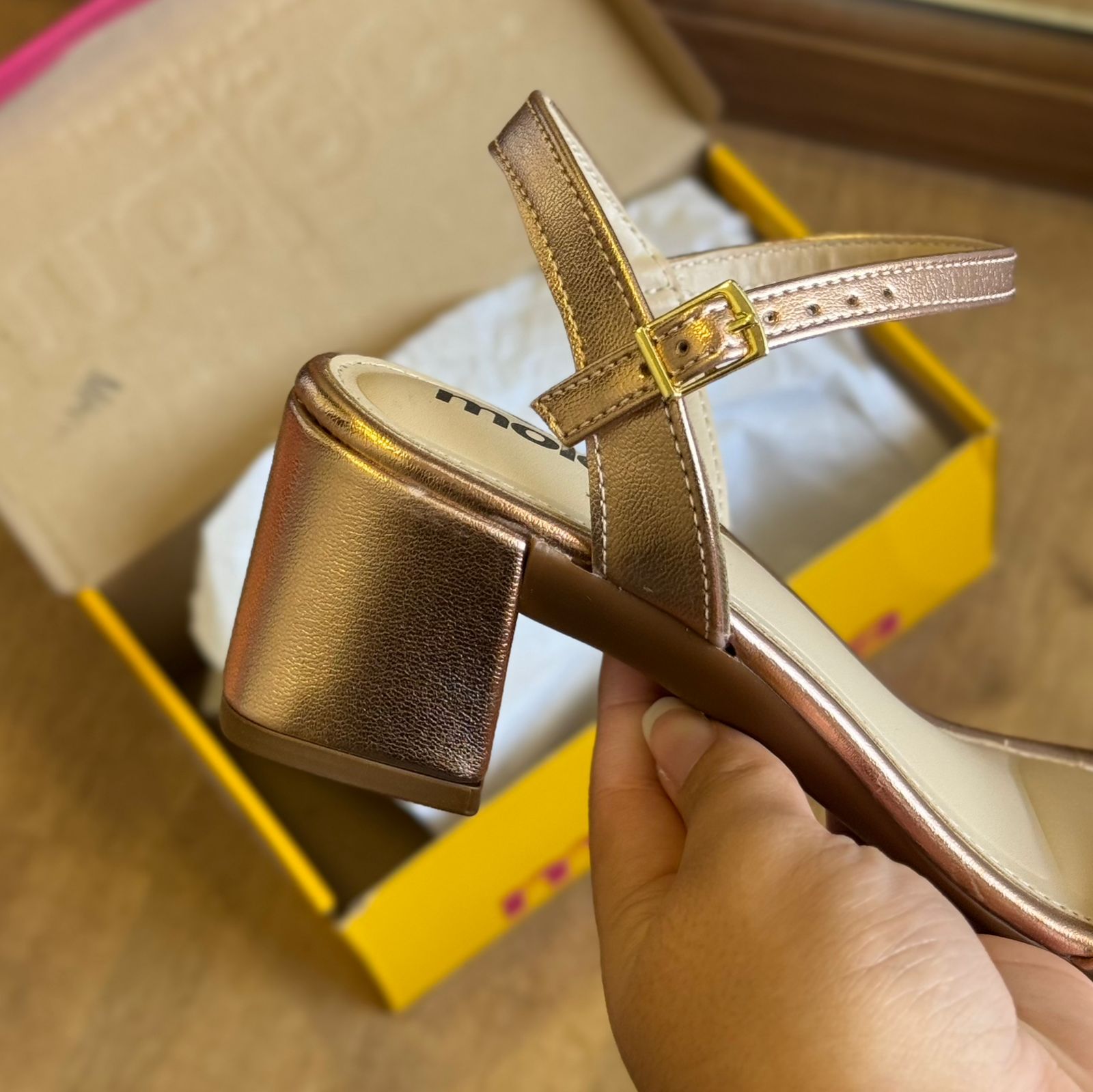 Sandália Moleca Salto Bloco Ajuste Prático 5496.101