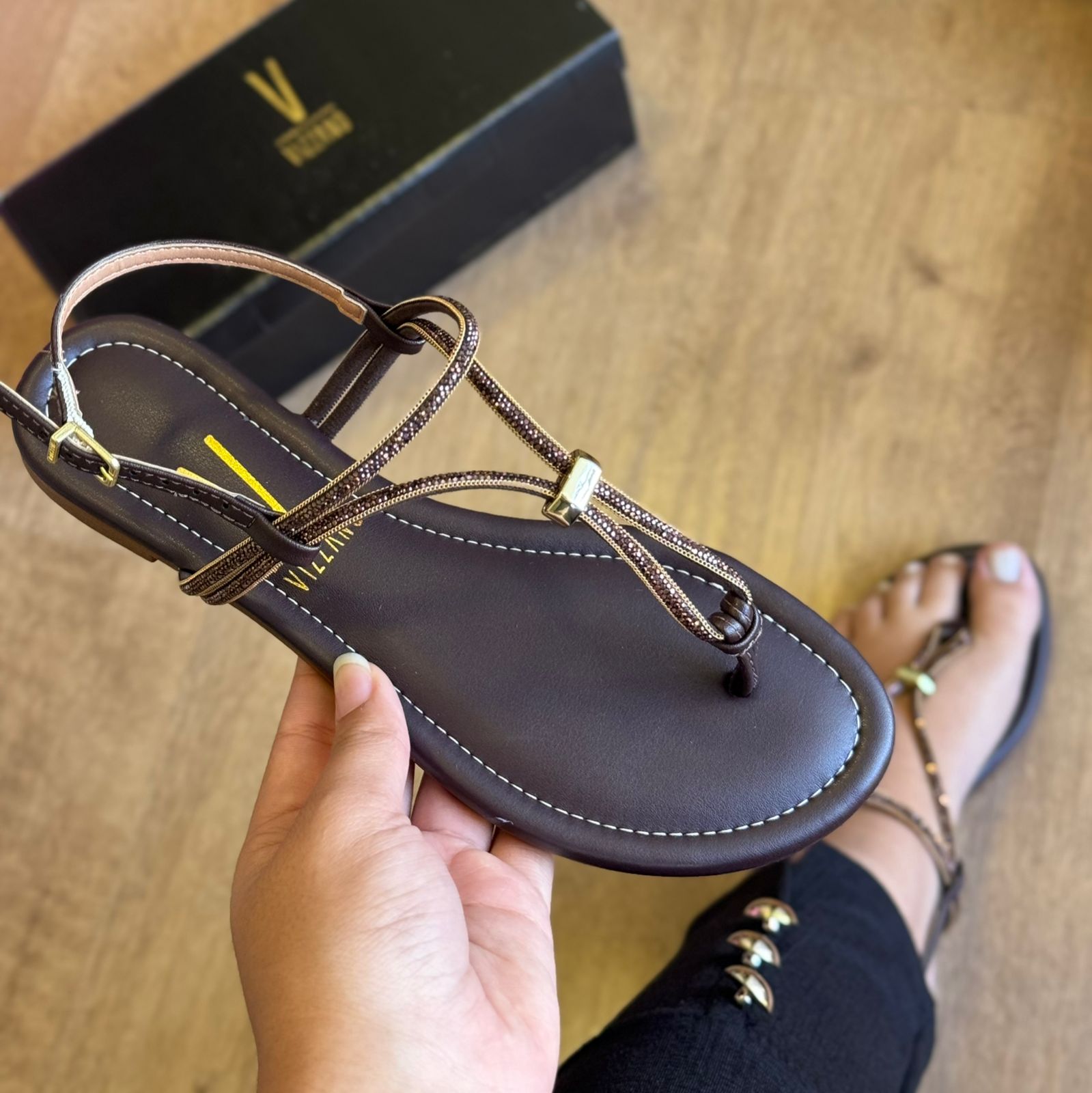 Sandália Rasteira Vizzano Tira com Strass 6371.395