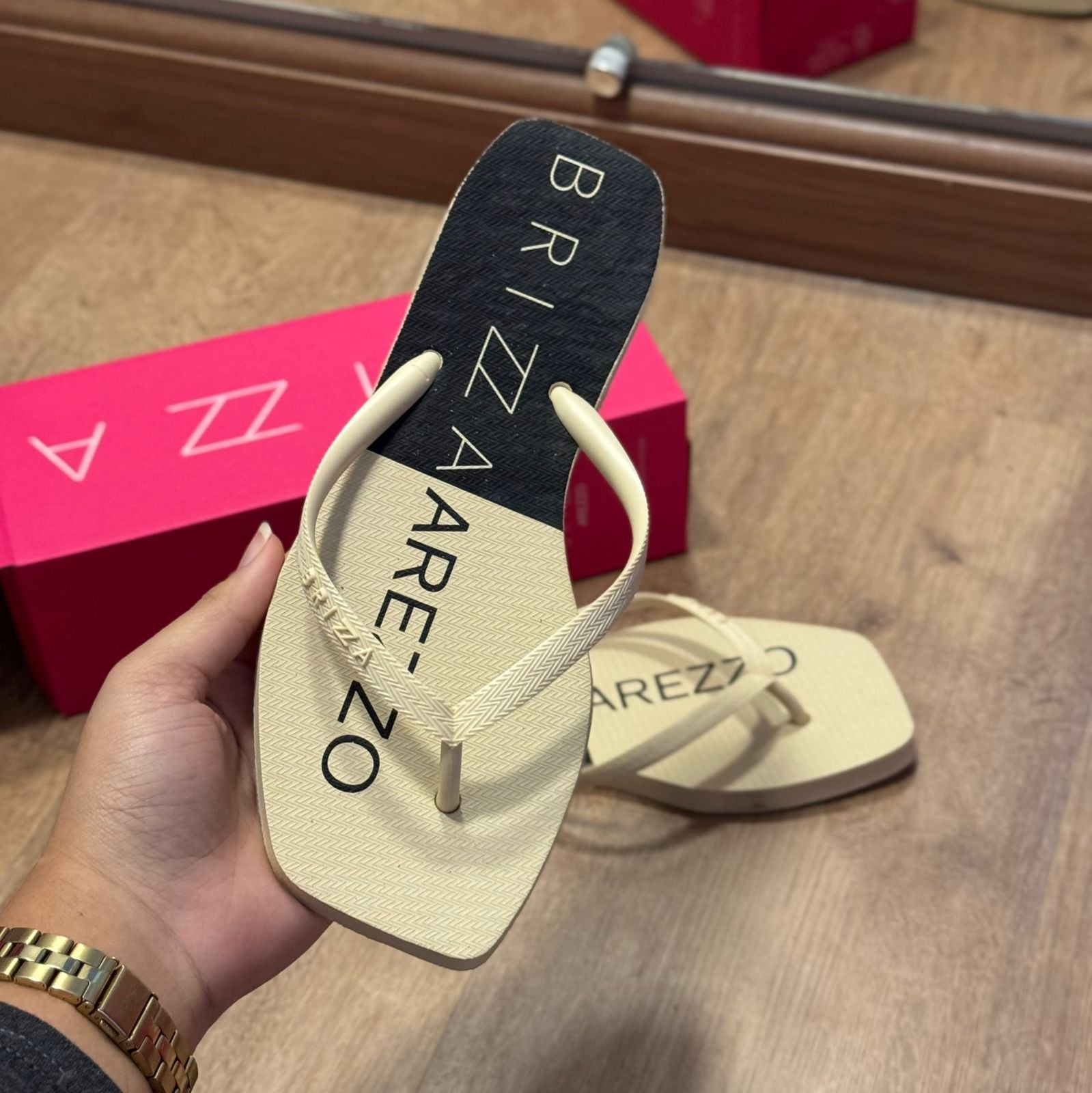 Chinelo Arezzo Dia e Noite Z190270258