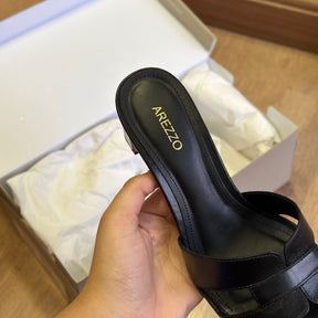 Sandália Mule Arezzo Couro Bloco Bico Quadrado A116990002