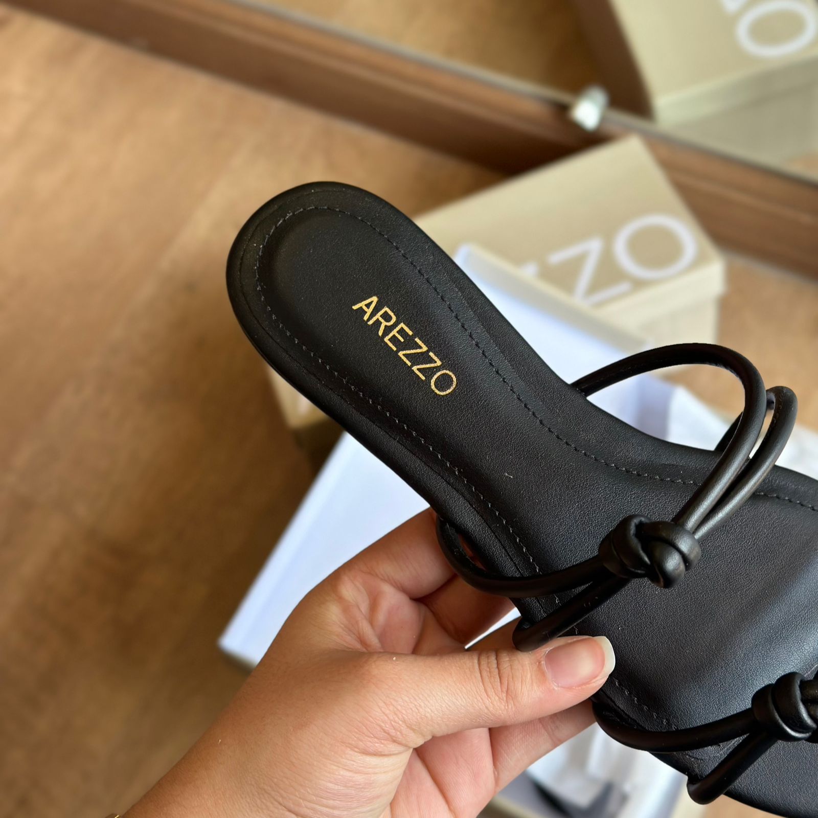 Rasteira Arezzo Bico Redondo Tiras Nós A044850666