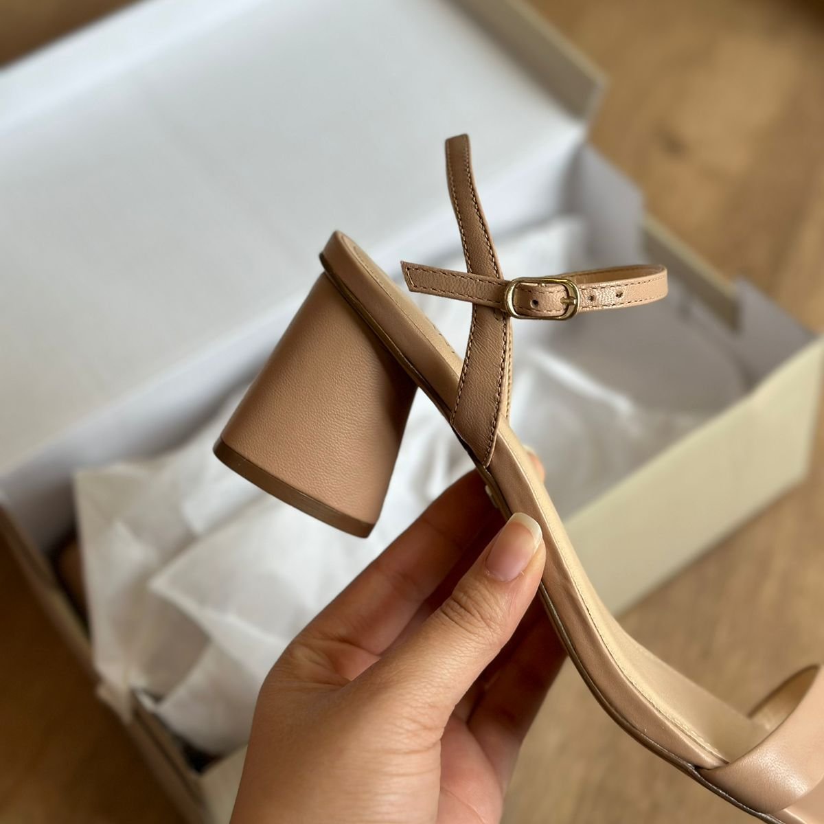 Sandália Arezzo  Couro Bloco  A119690006