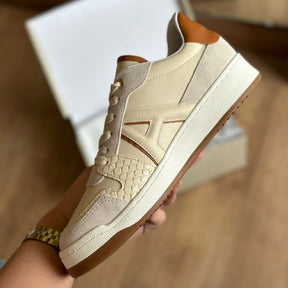 Tênis Arezzo Couro Bico Redondo Logo A128040023