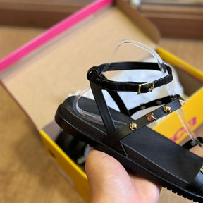 Sandália Moleca Detalhe Pedrarias 5502.107