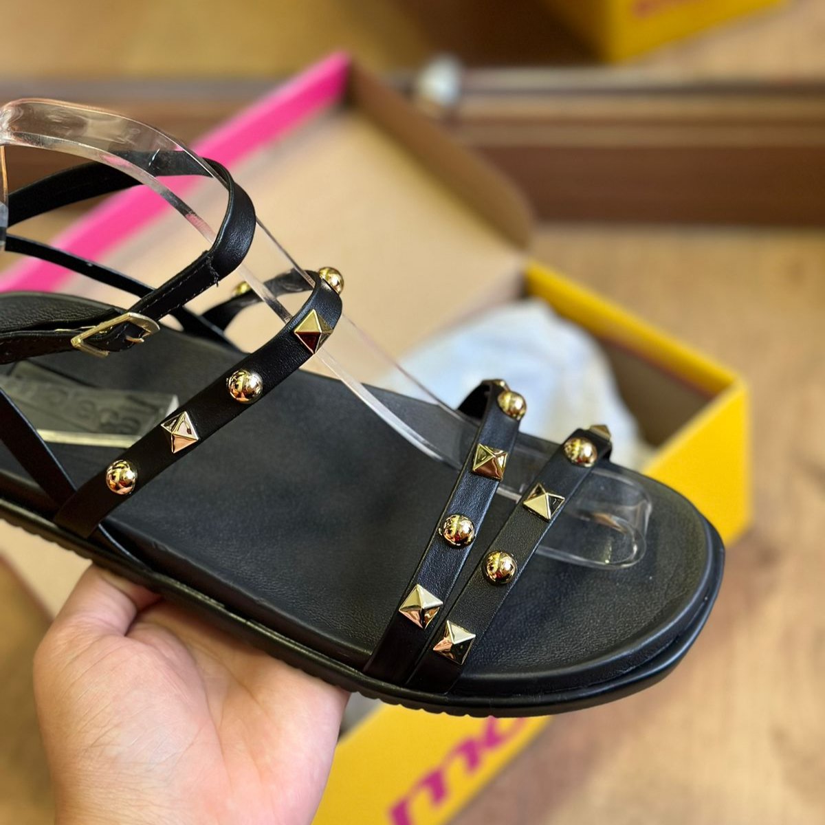 Sandália Moleca Detalhe Pedrarias 5502.107