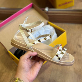 Sandália Moleca Detalhe Pedrarias 5502.107