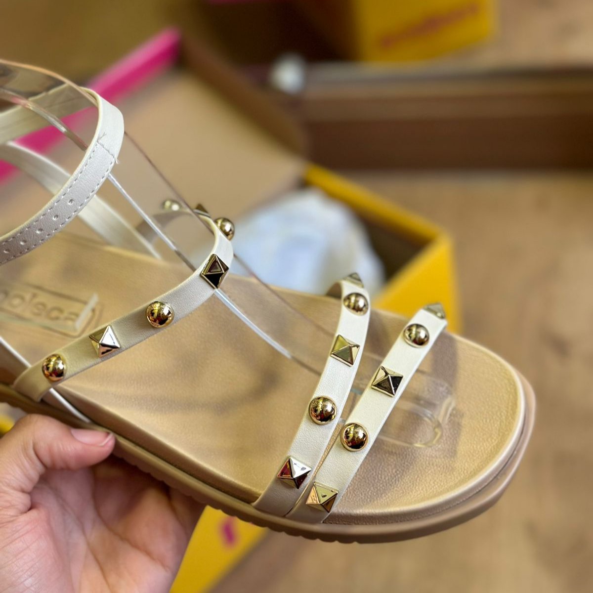 Sandália Moleca Detalhe Pedrarias 5502.107