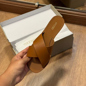 Sandália Rasteira Arezzo Couro Tiras Cruzadas A107380026