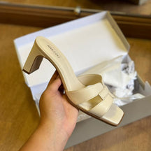 Sandália Mule Arezzo Couro Bloco Bico Quadrado A116990002