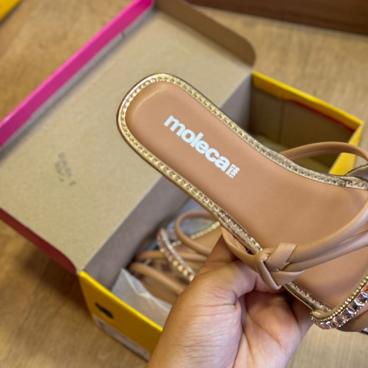 Sandália Moleca Metalizada Tiras Brilhosas 5435.547