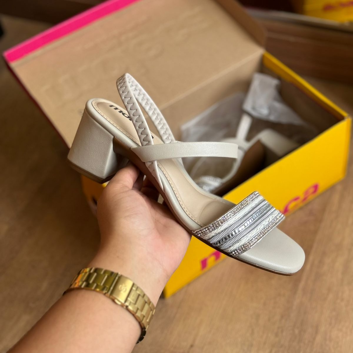 Sandália Moleca Salto Bloco com Brilho 5496.114