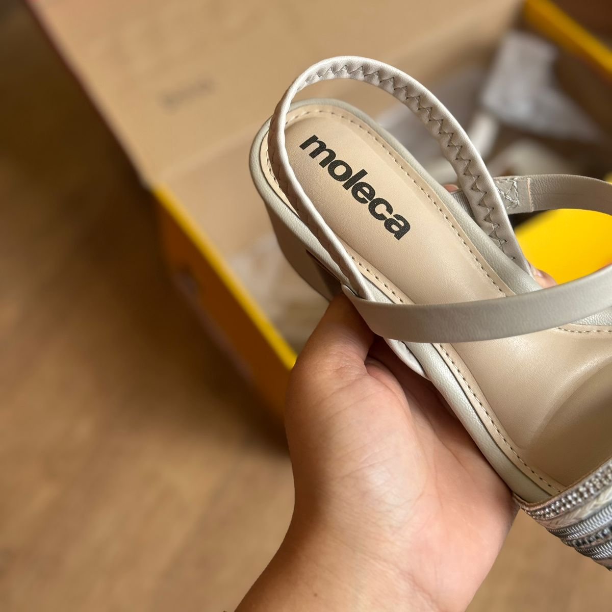 Sandália Moleca Salto Bloco com Brilho 5496.114