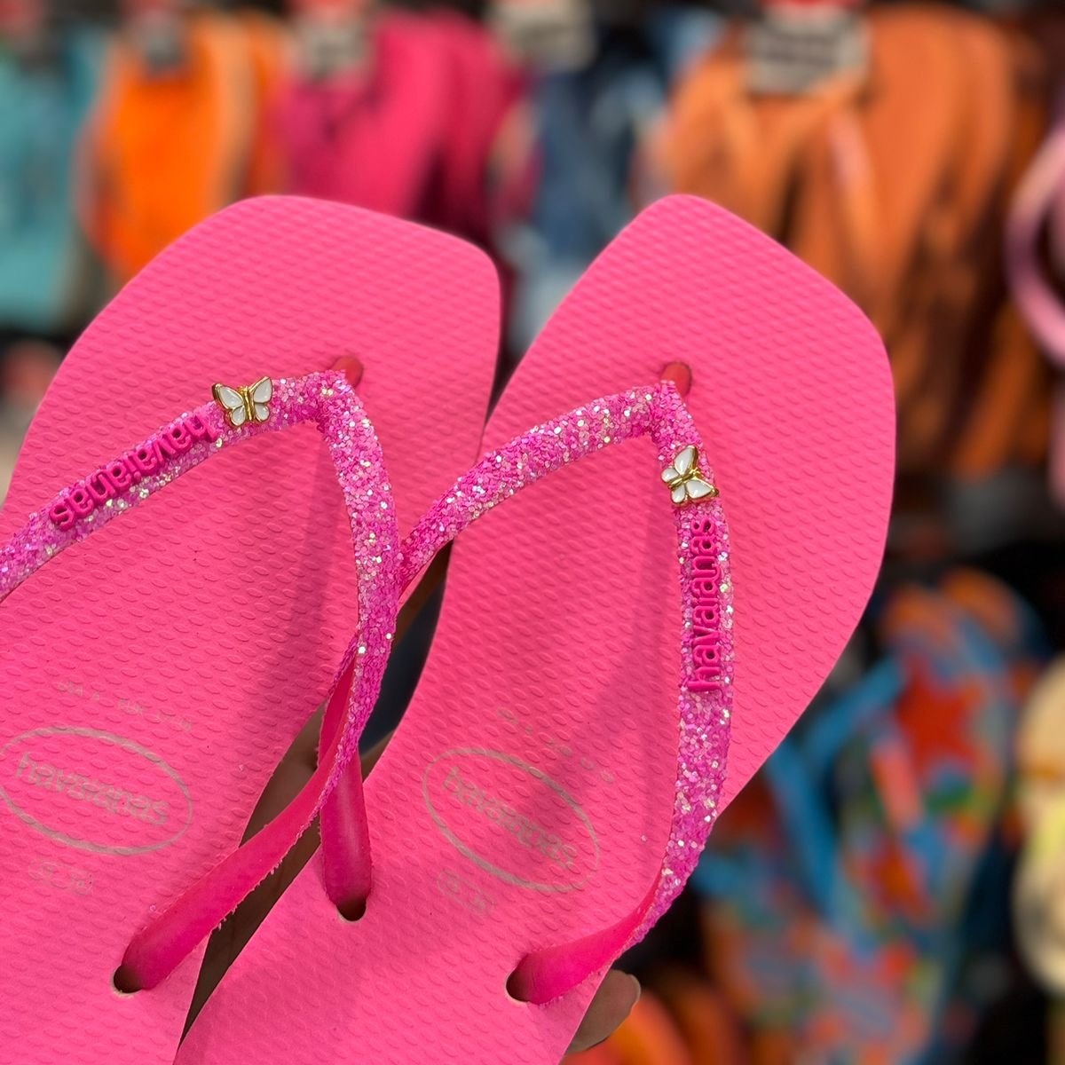 Havaianas Slim Square Glitter Neon + Pin Borboleta