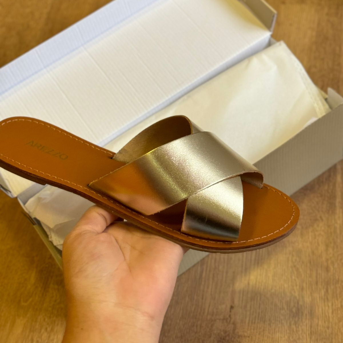 Sandália Rasteira Arezzo Couro Tiras Cruzadas A107380026