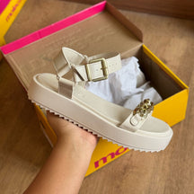 Sandália Papete Moleca Detalhes Dourados 5489.118