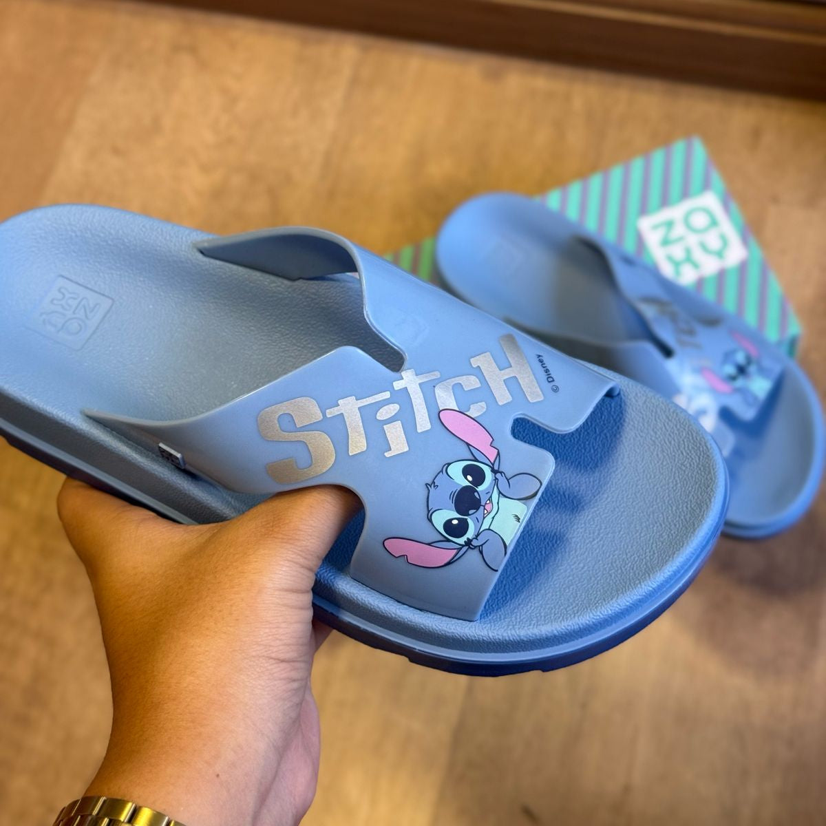 Sandália Zaxy Slide Stitch Disney Daily 19169