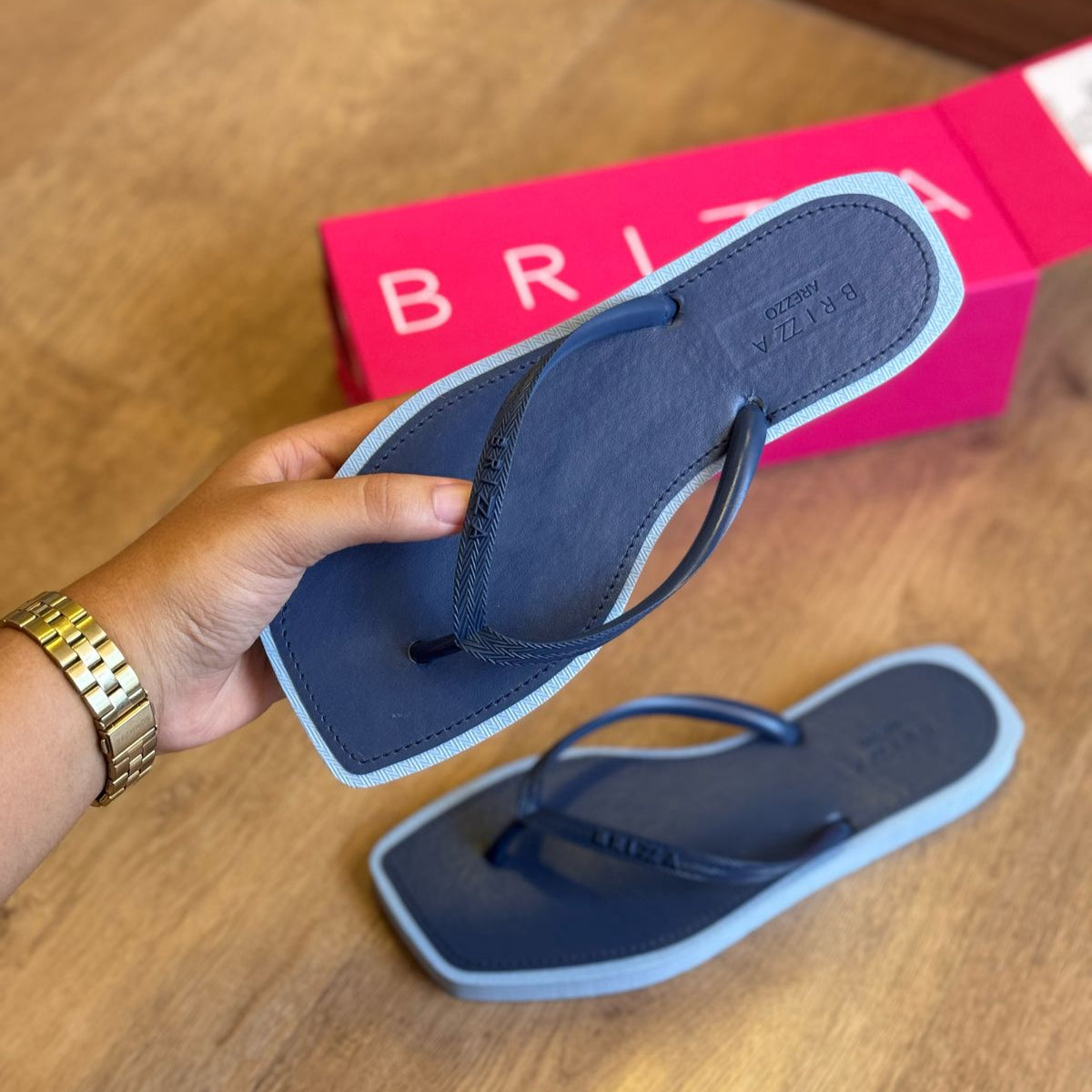 Chinelo de Dedo Arezzo Square Bicolor Brizza Z190270026