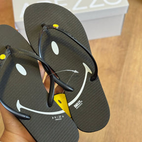 Chinelo de Dedo Arezzo Essential Brizza Smiley Z190260085