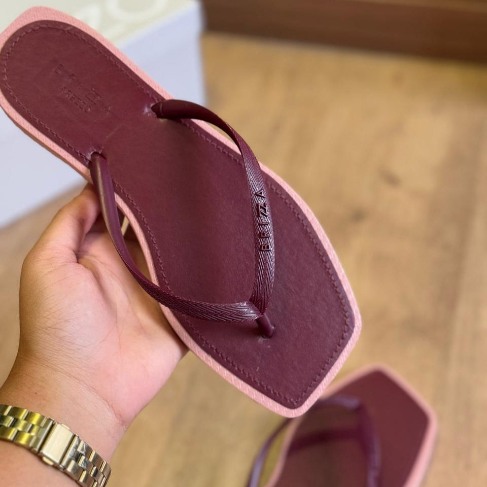 Chinelo de Dedo Arezzo Square Bicolor Brizza Z190270026