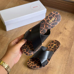 Rasteira Ana Capri Tiras Cruzadas Couro Animal Print C300140004