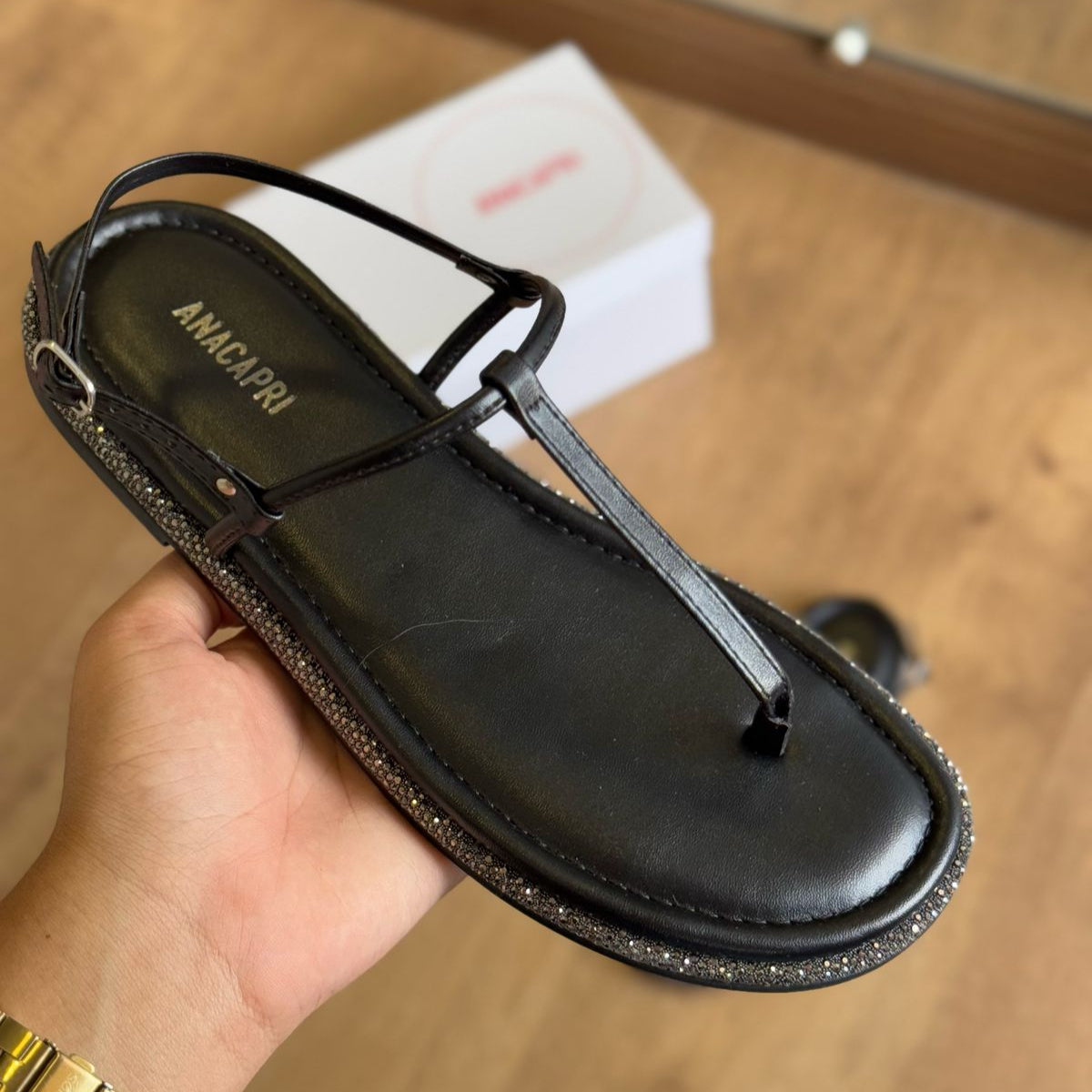 Sandália Ana Capri Rasteira Brilho Lateral C307020002