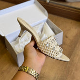 Sandália Mule Arezzo Salto Kitten Bordado Floral  A132170010