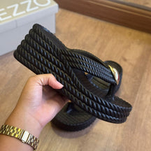 Tamanco Plataforma Arezzo Detalhe Dourado Z191430003