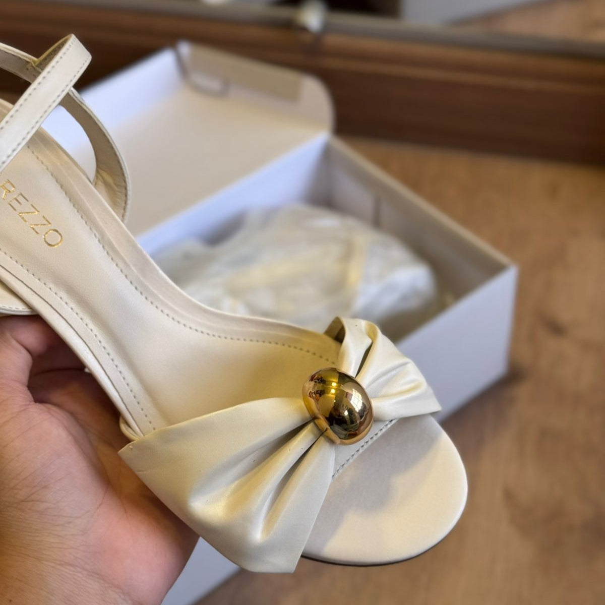 Sandália Arezzo Salto Bloco Arredondado A124630059