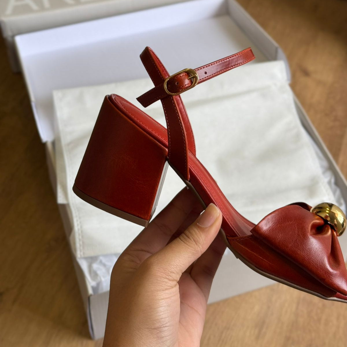 Sandália Arezzo Salto Bloco Arredondado A124630059