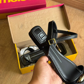 Sandália Moleca Rasteira Detalhe Circular Dourado 5462.143