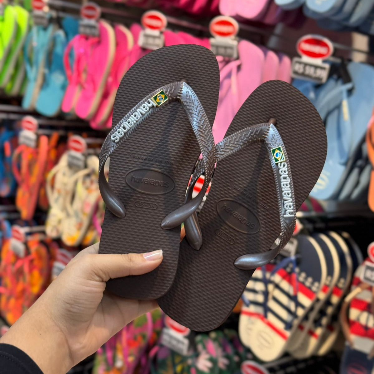 Havaianas Top + Pin Brasil + Placa Logo
