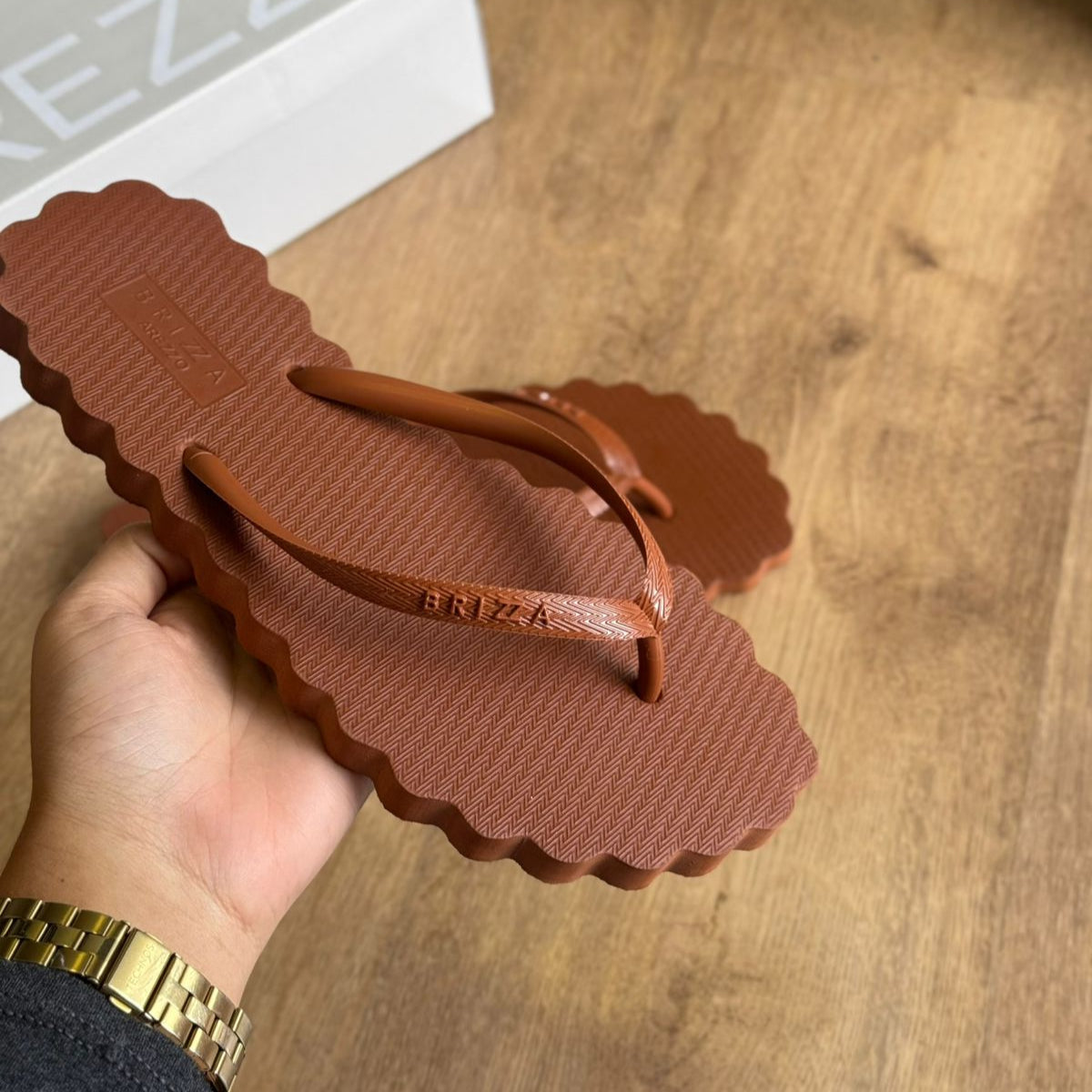 Chinelo de Dedo Arezzo Recouro Detalhe de Pétalas Z191290001