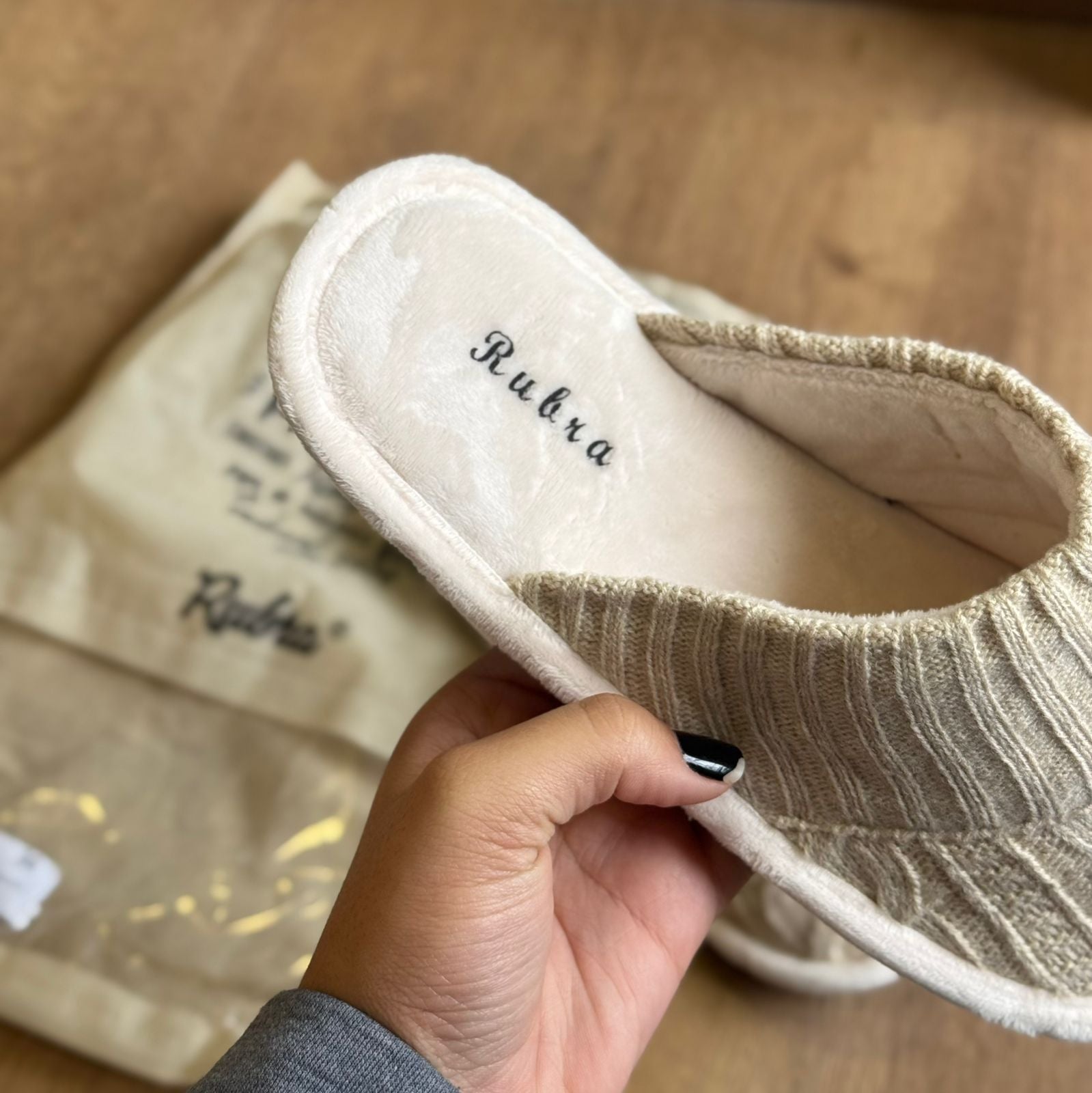 Pantufa Rubra Tecido