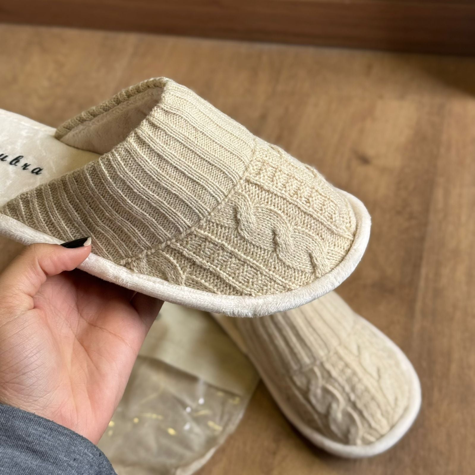 Pantufa Rubra Tecido