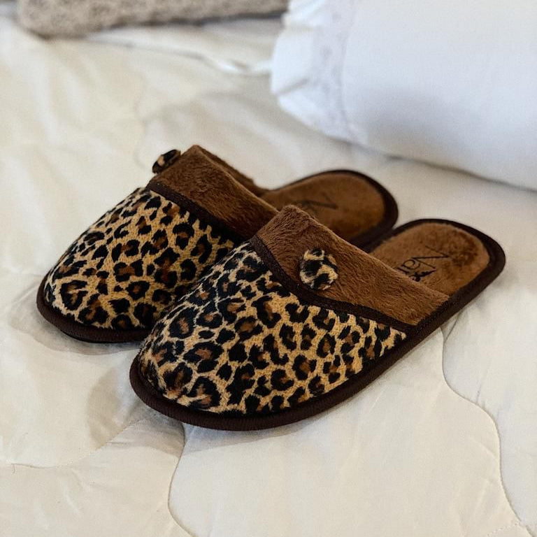 Pantufa Rubra Tecido