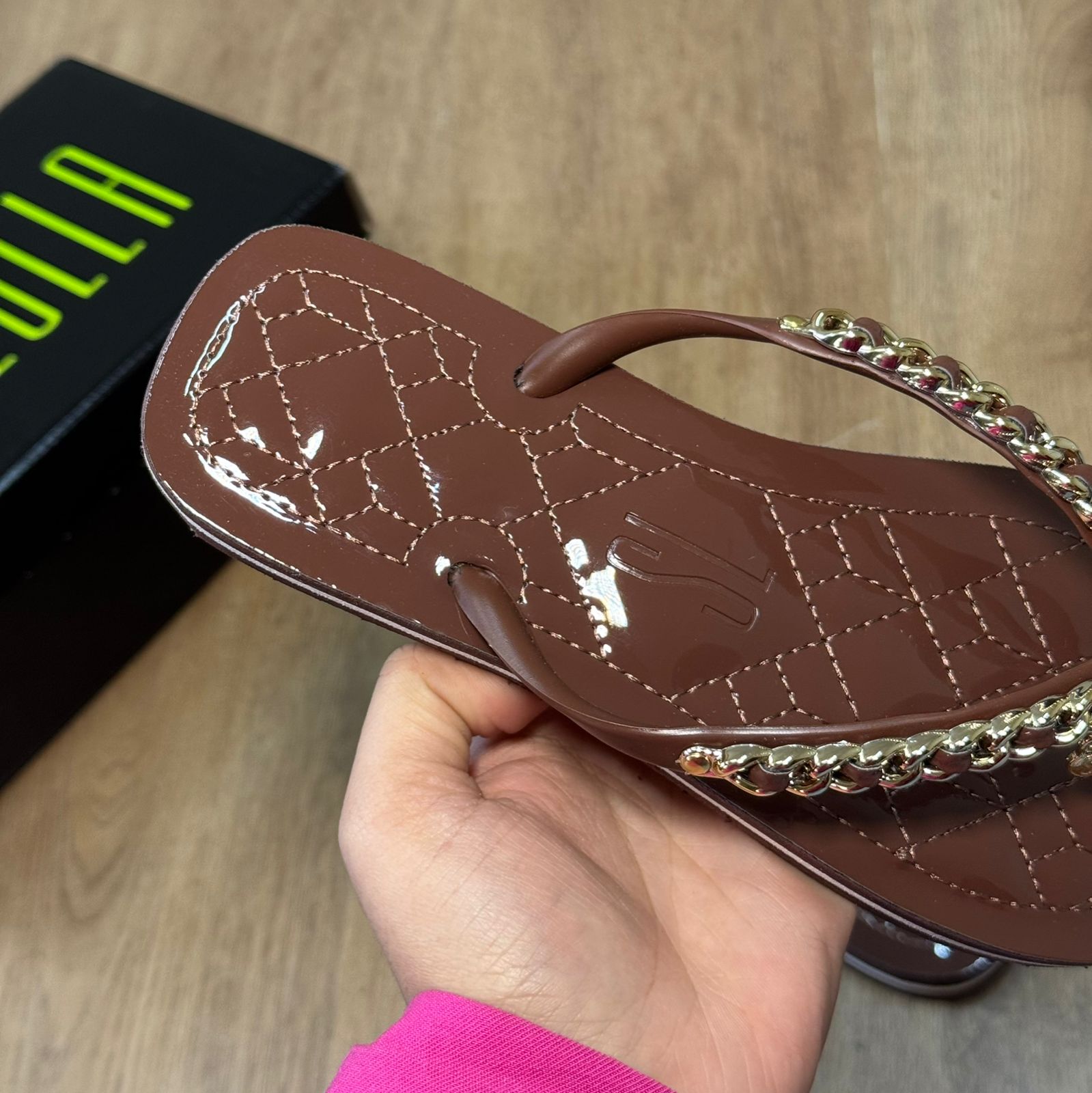 Sandália Santa Lolla Flip Flop Corrente Dourada 0106.0D67