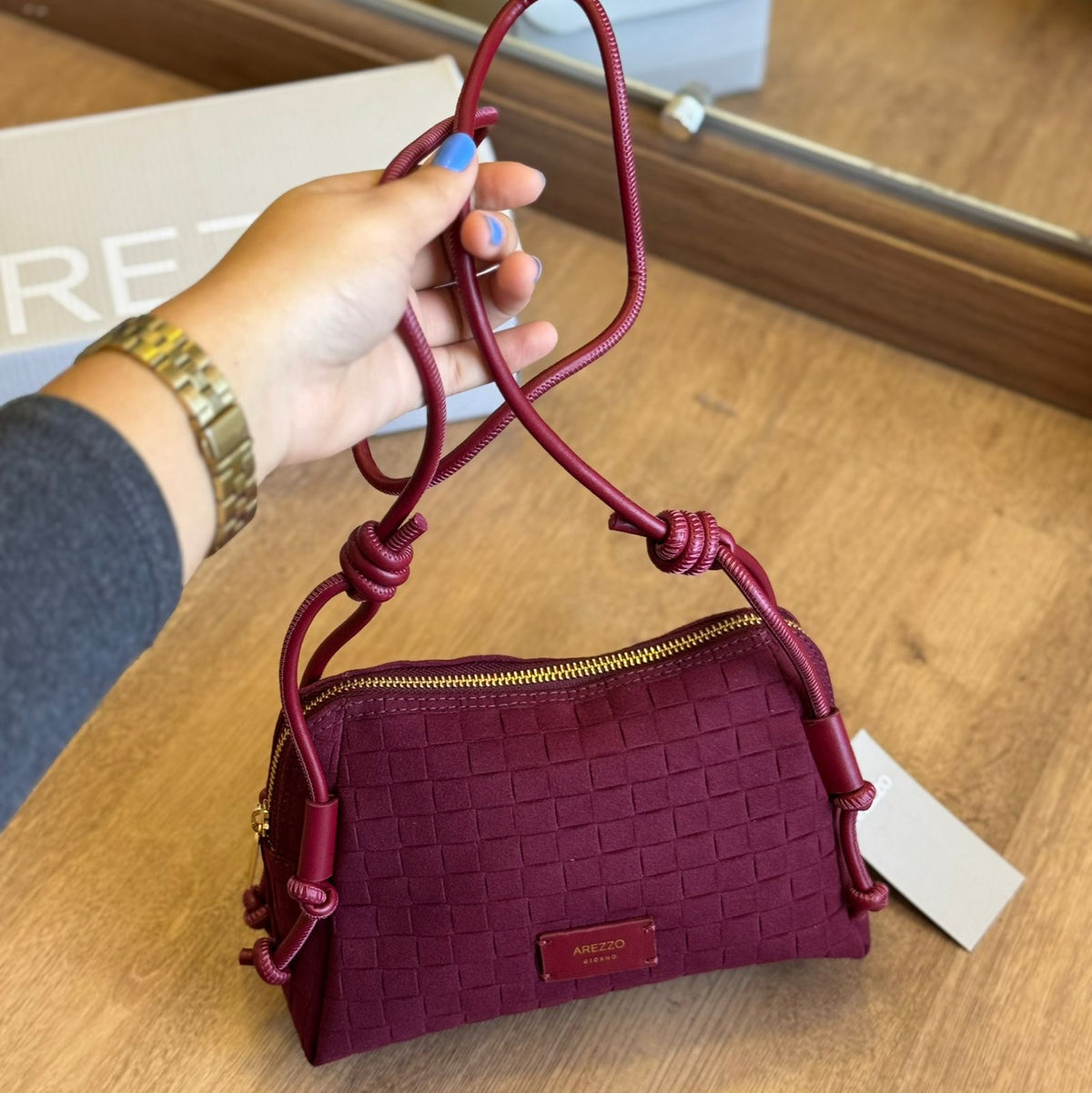 Bolsa Tiracolo Arezzo Camurça Tressê Pequena A500210976