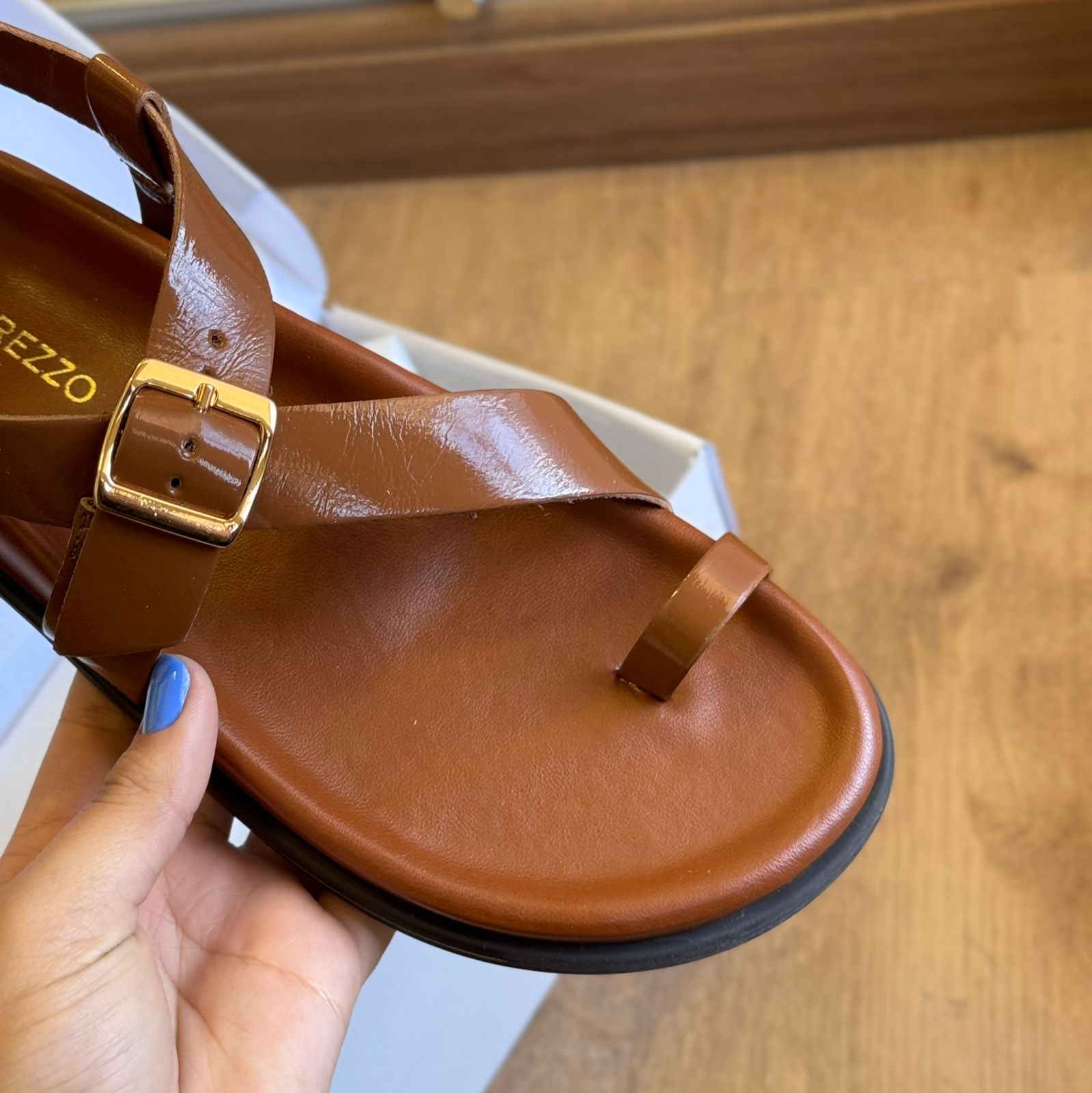 Sandália Arezzo Papete Tira Dedeira A135550050