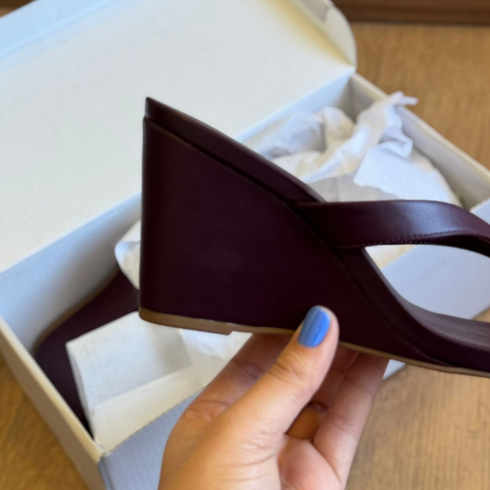 Sandália Arezzo Anabela Tiras Thong A138530001